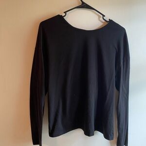 Black back twist top